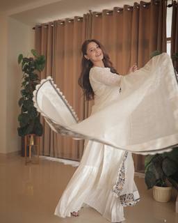 Hina Altaf feet photo 14