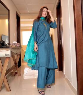 Hina Altaf feet photo 13