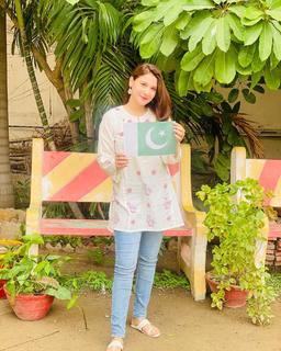 Hina Altaf feet photo 8