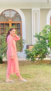 Hina Altaf feet photo 15