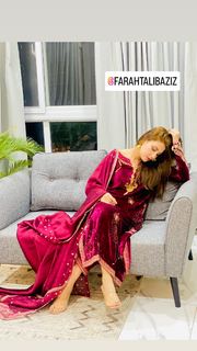 Hina Altaf feet photo 6