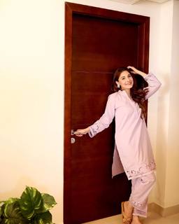 Hina Altaf feet photo 15