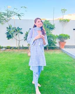 Hina Altaf feet photo 9