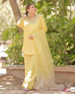 Hina Altaf feet photo 14