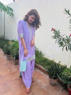Hina Altaf feet photo 12