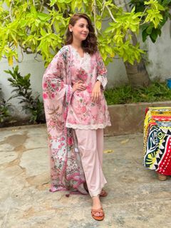 Hina Altaf feet photo 7