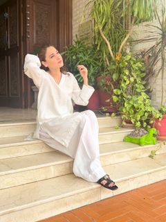 Hina Altaf feet photo 15