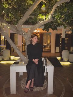 Hina Altaf feet photo 17