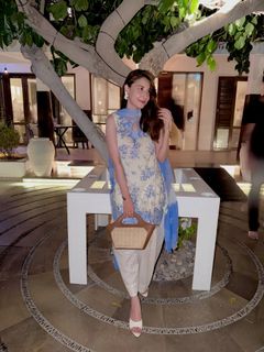 Hina Altaf feet photo 3