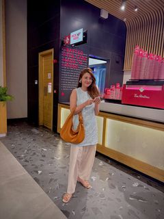 Hina Altaf feet photo 8