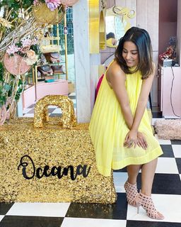 Hina Khan feet photo thumbnail