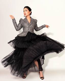 Hina Khan feet photo thumbnail