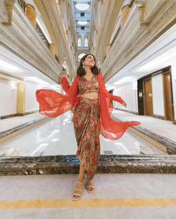Hina Khan feet photo thumbnail