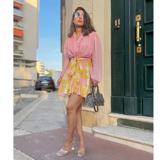 Hina Khan feet photo thumbnail