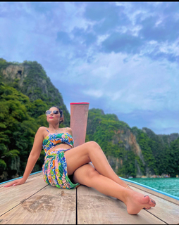 Hina Khan feet photo thumbnail