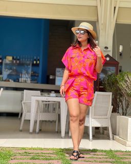 Hina Khan feet photo thumbnail