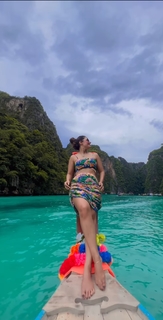 Hina Khan feet photo thumbnail
