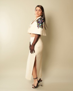 Hina Khan feet photo thumbnail