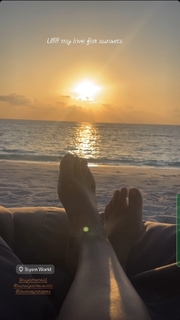 Hina Khan feet photo thumbnail