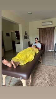 Hina Khan feet photo thumbnail