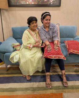 Hina Khan feet photo thumbnail