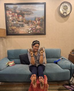 Hina Khan feet photo thumbnail