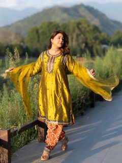 Hina Khan feet photo 5