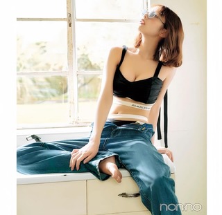 Hina Kikuchi feet photo 16