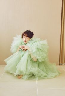 Hina Kikuchi feet photo 7