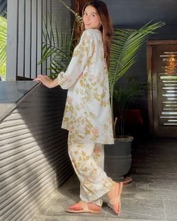 Hina Tariq feet photo 7