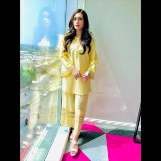 Hina Tariq feet photo 1