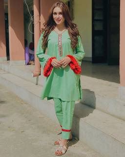 Hina Tariq feet photo 19
