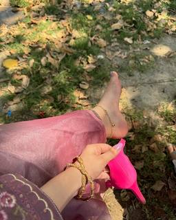 Hina Tariq feet photo 6