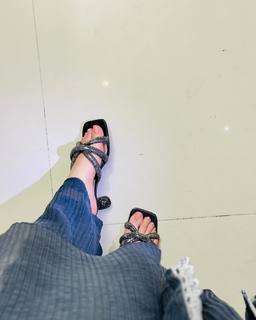 Hina Tariq feet photo 4
