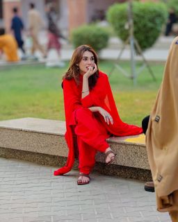 Hina Tariq feet photo 18