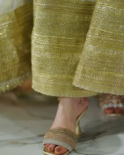 Hina Tariq feet photo 3