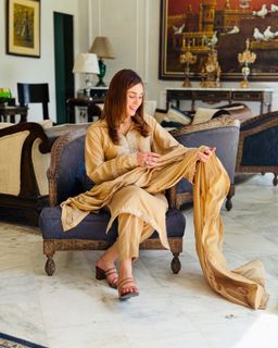 Hina Tariq feet photo 13