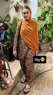 Hina Tariq feet photo 1