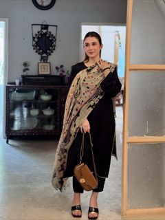 Hina Tariq feet photo 12