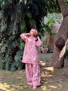 Hina Tariq feet photo 11