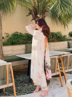 Hina Tariq feet photo 9
