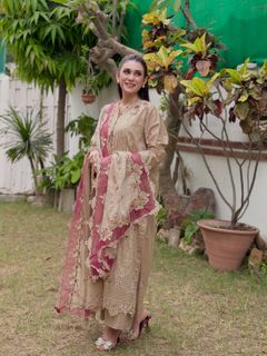 Hina Tariq feet photo 12