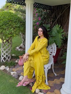Hina Tariq feet photo 4