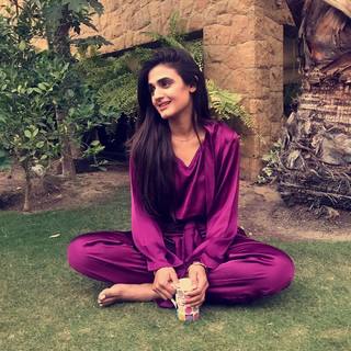 Hira Salman feet photo 16