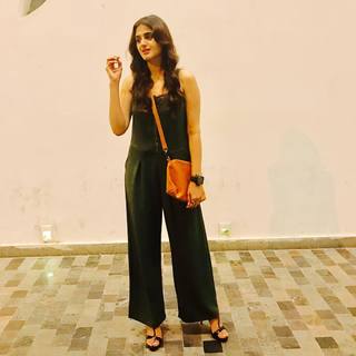 Hira Salman feet photo 11