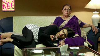 Hira Salman feet photo 5