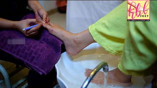 Hira Salman feet photo 2
