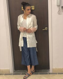 Hira Salman feet photo 19