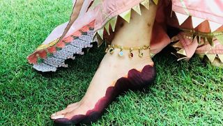 Hira Salman feet photo 18
