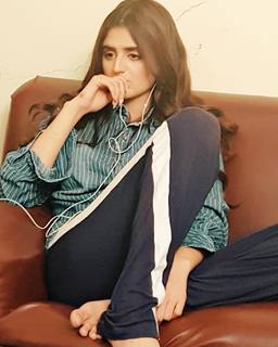 Hira Salman feet photo 16